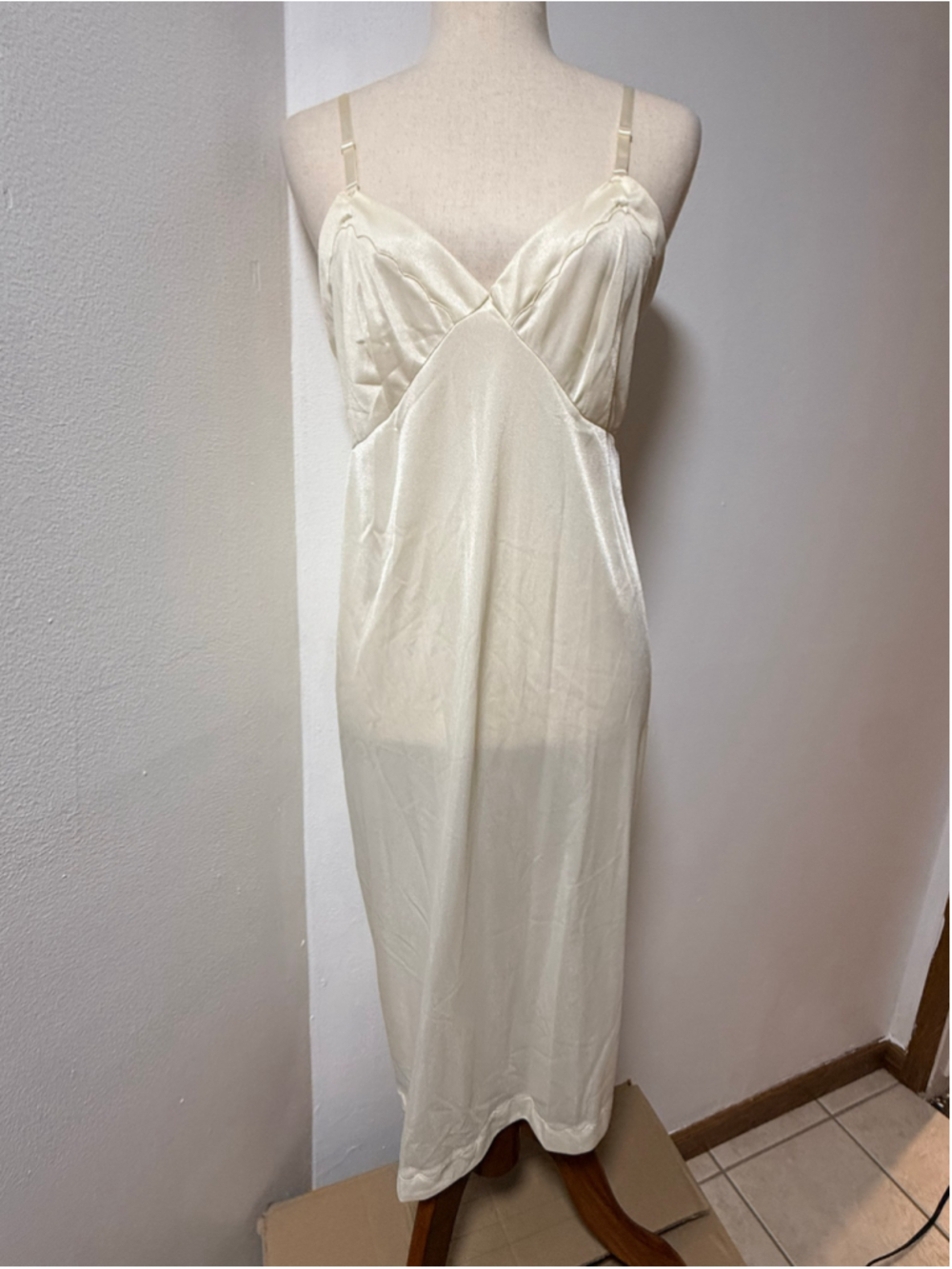Vintage 1970’s/80’ Pale Yellow Nylon Full Slip Dress Movie Star for Sears sz 40